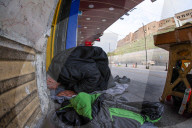 Elderly Vendor Refuses to Sell Until Daily Quran Recitation is Complete - Iraq