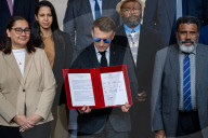 Meeting For New Caledonia - Paris