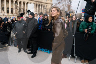 PFW - Schiaparelli Outside