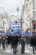 Sarah Knafo et Marion Maréchal soutiennent la manifestation des policiers organisée par le syndicat Alliance Police nationale à Paris