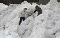 Washington D.C. continues to dig out from weekend's large snow storm