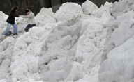 Washington D.C. continues to dig out from weekend's large snow storm