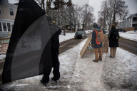 Citizens patrol Minneapolis streets looking for ICE agents