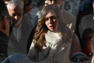 Sarah Knafo rencontre les parisiens rue Lévis dans le XVIIe arrondissement de Paris