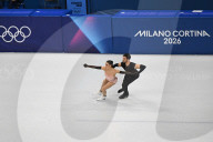 Laurence Fournier Beaudry et Guillaume Cizeron participent à l'épreuve de patinage artistique de danse rythmique lors des Jeux Olympiques d'hiver de Milan-Cortina 2026
