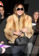 Tate McRae est allée dîner au restaurant "Voltaire " à Paris