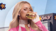 Paris Hilton in einem Remake ihrer Werbung aus dem Jahr 2006 für die Burgerkette „Carl's Jr.“