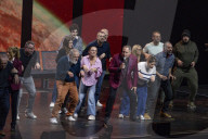 Messmer sur scène pour son spectacle 13Hz à la LDLC Arena de Décines