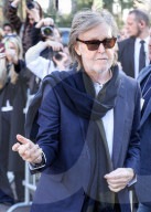 Arrivées au défile Stella McCartney Collection Femme Prêt-à-Porter Automne/Hiver 2026-2027 lors de la Fashion Week de Paris (PFW) au Grand Manège Jean Caucanas