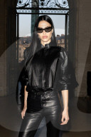 Les célébrités au défilé Tom Ford "Collection Femme Prêt-à-Porter Automne/Hiver 2026-2027" lors de la Fashion Week de Paris (PFW)