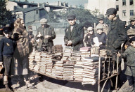 ghetto lodz, litzmannstadt, book sale in the ghetto, poland 1940, world war ii,