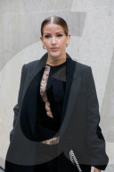 Arrivées au défilé prêt-à-porter printemps-été 2023 "Stella McCartney" lors de la fashion week de Paris