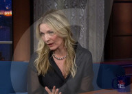 Michelle Pfeiffer fait la promotion de la série "The Madison" lors du talk-show de Stephen Colbert