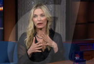 Michelle Pfeiffer fait la promotion de la série "The Madison" lors du talk-show de Stephen Colbert