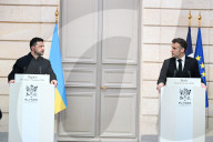Macron Hosts Zelensky - Paris