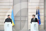 Macron Hosts Zelensky - Paris