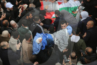 NEWS - Beerdigungen für eine Familie aus dem Westjordanland, die von israelischen Soldaten getötet wurde