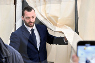 Louis Sarkozy, candidat à Menton, vote avec sa femme Natali au premier tour des élections municipales