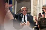 Éric Ciotti, largement en tête du premier tour à Nice, fait une déclaration depuis son QG de campagne à Nice