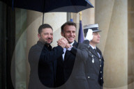 Emmanuel Macron (président de la République Française), reçoit son homologue ukrainien, Volodymyr Zelensky au palais de l'Elysée à Paris