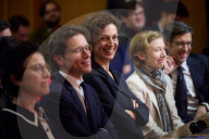 Le président ukrainien Volodymyr Zelensky rencontre des étudiants de Sciences Po et d'autres universités françaises à Paris