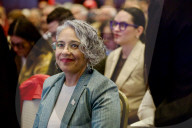 Presidential Candidate Ivan Cepeda Receives Juan Fernando Cristo into Campaign