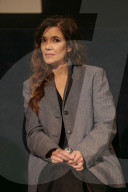 Mélanie Doutey et Hugo Becker reçoivent le Prix Vidocq lors du festival Séries Mania à Lille