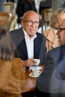 Eric Ciotti, le nouveau maire de Nice, fondateur et président de l'UDR (Union des droites pour la République), a réuni ses colistiers pour une déambulation dans les rues de Nice