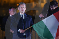 NEWS - Machtwechsel in Ungarn: Peter Magyar gewinnt Wahlen