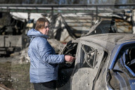 Russian strike on Zaporizhzhia kills woman