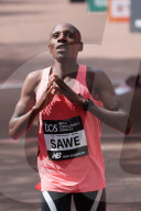 SPORT - Sebastian Sawe durchbricht die Zwei-Stunden-Marke beim London-Marathon
