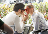 PEOPLE - Michelle Hunziker und Giulio Berruti küssen sich am Comer See  (18.April)